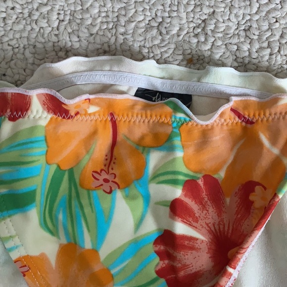 Old Navy Bikini - Picture 5 of 7